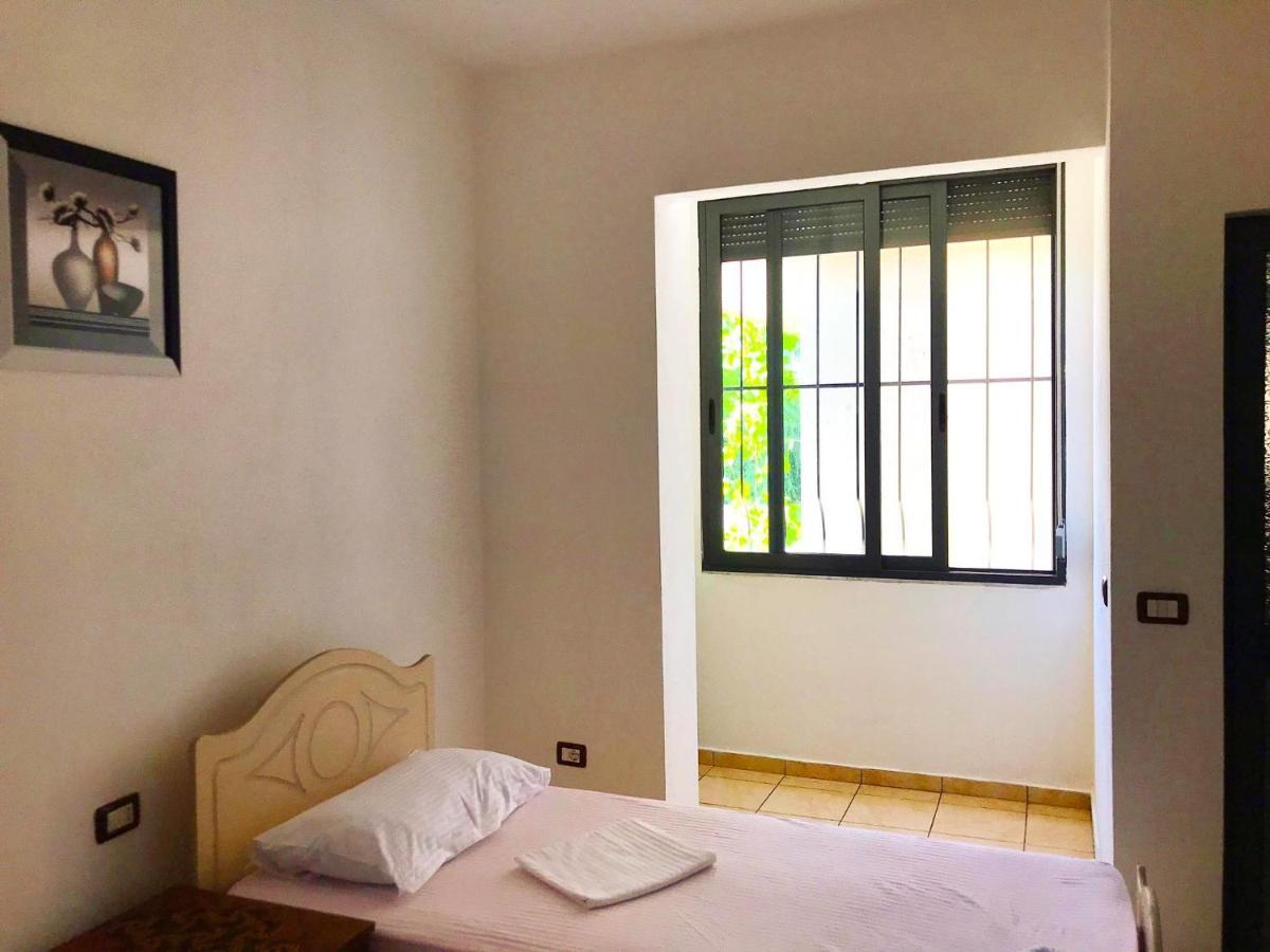 Vila Aliaj Deluxe Apartment With 2 Rooms & 2 Baths And Garden View Dıraç Dış mekan fotoğraf